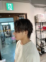 シャンプーボーイアネックス(SHAMPOO BOY Annex)&nbsp;センターパート　縦落ちツイストスパイラルパーマ　佐世保