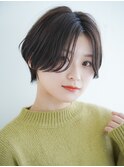 大人かわいいくびれショート！センターパートで垢抜け感◎