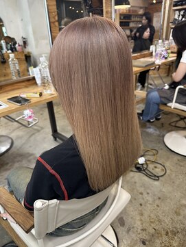 ウィークエンド(WEEKEND) 憧れのミルクティーベージュ