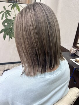 ベルヘアーデザイン 堺東(Belle hair Design) ミルクティーベージュイルミナカラー切りっぱなし20代30代堺東