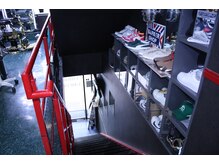 ロブスエイト(LOBBS8)の雰囲気（建物2Fまでお上がりください。）