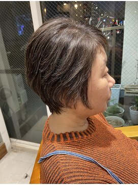アットティ(@.t) 前下がりショート　調布　仙川　ハイライト　白髪ぼかし