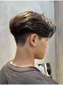 曲がる縮毛矯正でつくるフェザーショート