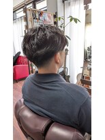 カットスタジオ ビリーヴ 2ブロック。センターパート