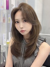 ロムーク 表参道(LOMKH) 小顔ロングレイヤーカット顔周り夏ハッシュカット透明感カラー