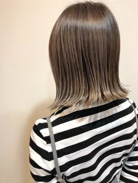 ダム(DaM) 切りっぱなしボブ/外はねボブ