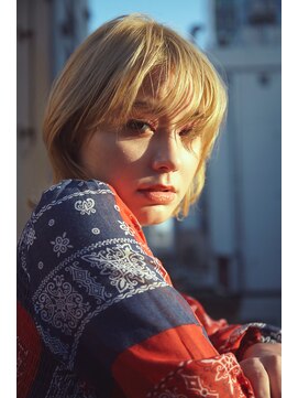 ピズム(PISM) ネオウルフ外小顔ボブ/ハイライトカラー