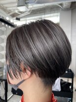 シャロン(SHARON)&nbsp;【SHARON原宿】刈り上げハンサムショート×シルバーグレー
