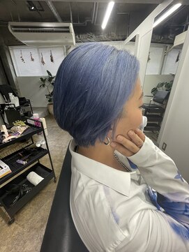 リス(LyS) ブルーカラー