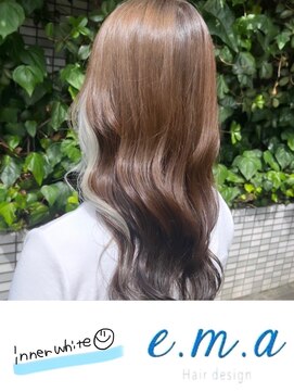 エマヘアデザイン(e.m.a Hair design) インナーホワイト