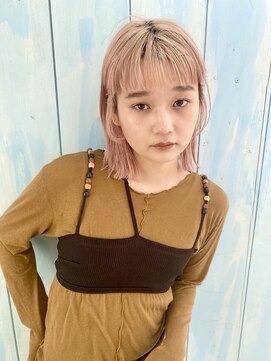 ユイル(Uil) 似合わせ小顔ミディアム× ブリーチカラー デザインカラー