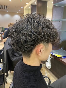 サロン ド ロイ(Salon de Roi) カーリーパーマ