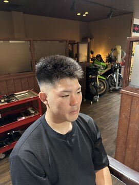 カットスペース キャロル(CUT SPACE CAROL) スキンフェード