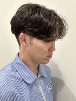 ヒュイル バイ ニアウ(Hwyl by Niau) メンズマッシュセンターパートスパイラルパーマニュアンスパーマ