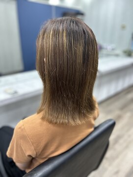 アトレ(attrait) 似合わせカット/外ハネスタイル