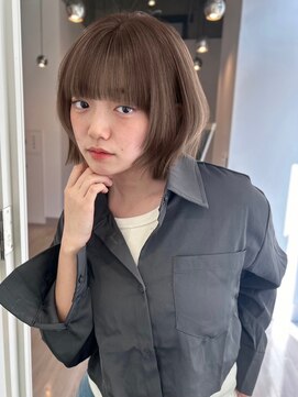 ユーフォリア 新宿通り(Euphoria) ボブレイヤー/グレージュ