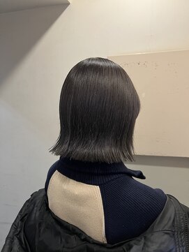 キャンバス バイ ネオリーブ 横浜西口(Canvas by neo.) 切りっぱなしボブ ぱつっとボブ ブルーカラー