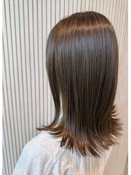 シフ(sif.) 鎖骨ミディアム×カーキベージュ