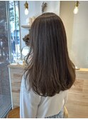 大串弥生◎オリーブグレージュ