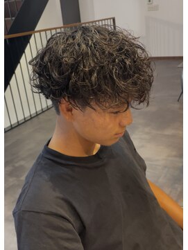 ルシアビルディング(LUCIA BLD.) シャドウパーマ