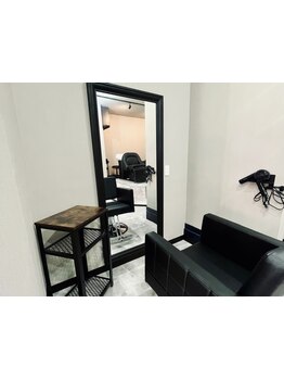 髪質・頭皮改善ヘッドスパが特徴のメンズサロン★落ち着いた空間で至極のサロンタイムを―【北千住駅近】