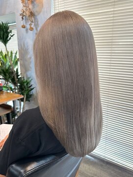 マスカリ(muscali) 星華,ネビージュ,小顔,ホワイトブロンド