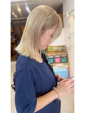 オリビアヘアー(OLIVIA HAIR) ホワイトベージュ×髪質改善×マーブ