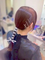 ロハスバイケンジ(LOHAS by KENJE)&nbsp;タイトポニー×リボンアレンジ