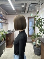 トーン(tone)&nbsp;首が綺麗に見える前下がりボブ×グレージュヘア