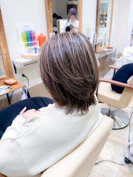 ステラバイケンジ 藤沢(STELLA by KENJE) 白髪ぼかし細めハイライト30代40代50代【藤沢 藤沢駅】