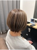 ショートボブ×ハイライト