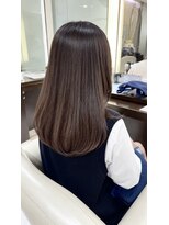 ヘア&エステ ヒロイン 西武池袋店&nbsp;艶感たっぷりナチュラルストレートヘア。