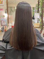 五感鷹匠 髪の診療所 うねりを伸ばした艶ブラウンストレートロング|縮毛矯正