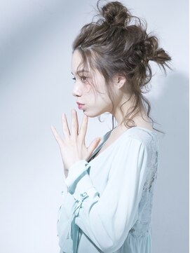 シャンプー 本庄店(SHAMPOO) おくれ毛たっぷり高めのシニヨンスタイル！