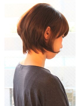 レウナ 外苑前(Reuna) 【30代・40代・50代】大人女性に人気の耳かけボブ