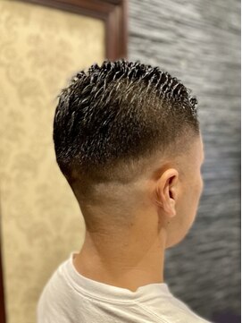 プレミアムバーバー 赤坂店(PREMIUM BARBER produce by HIRO GINZA) 七三フェード【ヒロ銀座】六本木/理容室/フェード