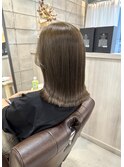 オリーブベージュ