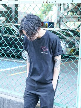 クラスコウベ 三宮店(Krass kobe) MEN’S HAIR黒髪スパイシーツーブロマッシュ【上野　竜司】