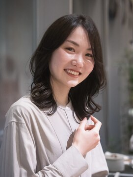 ビュートリアム 梅田(BEAUTRIUM) くびれヘア/外ハネミディアム/レイヤーカット/茶屋町