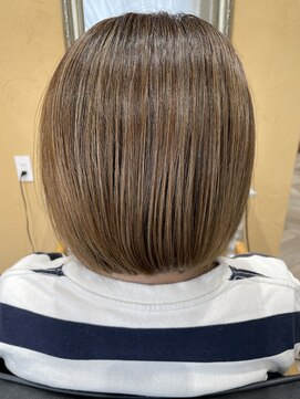 イロン(iroN) 40代女性　白髪ぼかしハイライト