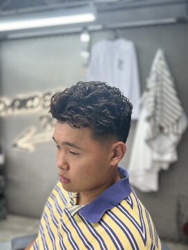 デン 仙台店(DEN) フェザーパーマ/スパイキーショート[榴岡/メンズ/理容室]