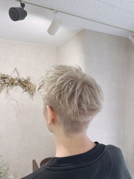 アルレン(Allen) ベリーショートハイトーン【宇都宮/ホワイトブロンド】