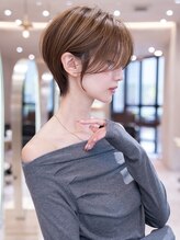 メゾンバイハバナ(maison by HAVANA)&nbsp;20代30代大人かわいいオリーブグレージュ小顔レイヤーショート