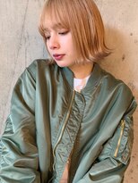 フッズ(HOODS)&nbsp;ハイトーンベージュカラー　外ハネ　ミディアム