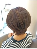 白髪ぼかしハイライトのショートボブスタイル