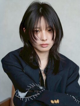 アルバム 池袋(ALBUM) ウルフレイヤーくびれミディダークアッシュ似合わせカットF31343