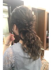 全体波ウェーブで巻いたふわっとハーフアップ/ヘアセット/綱島