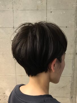 オッソ(OSSO) 前下がり大人ショート_ネイビーカラーフレンチボブ