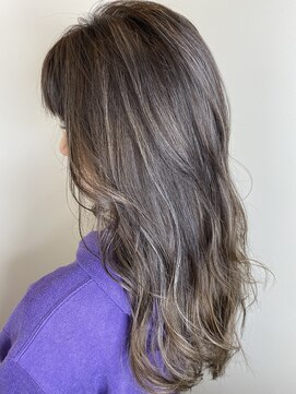 アヴァンス 深井店(AVANCE.) グレイシルバー×外国人風×ハイライト