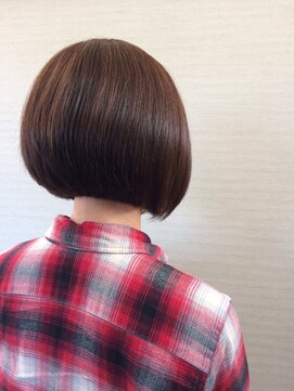 美容室テク アート バイ シック 前下がりボブ